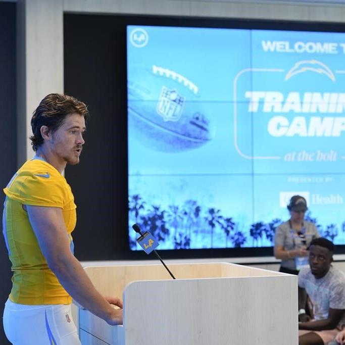 Chargers QB Justin Herbert will miss at least 2 weeks because of a right foot injury